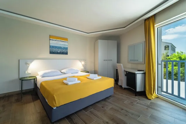 غرفة سوبيريور بسرير كوين بإطلالة على البحر، Hotel Plaza 2/8