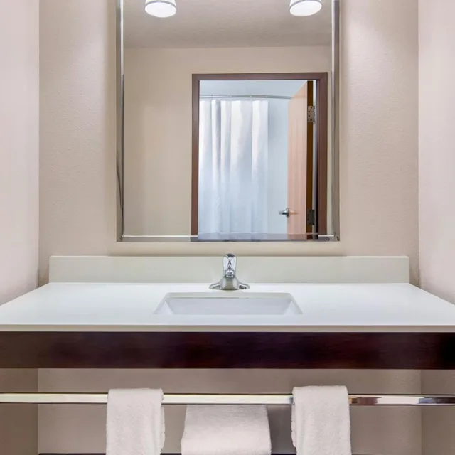 غرفة بسرير كينج، Four Points by Sheraton Cocoa Beach 3/5