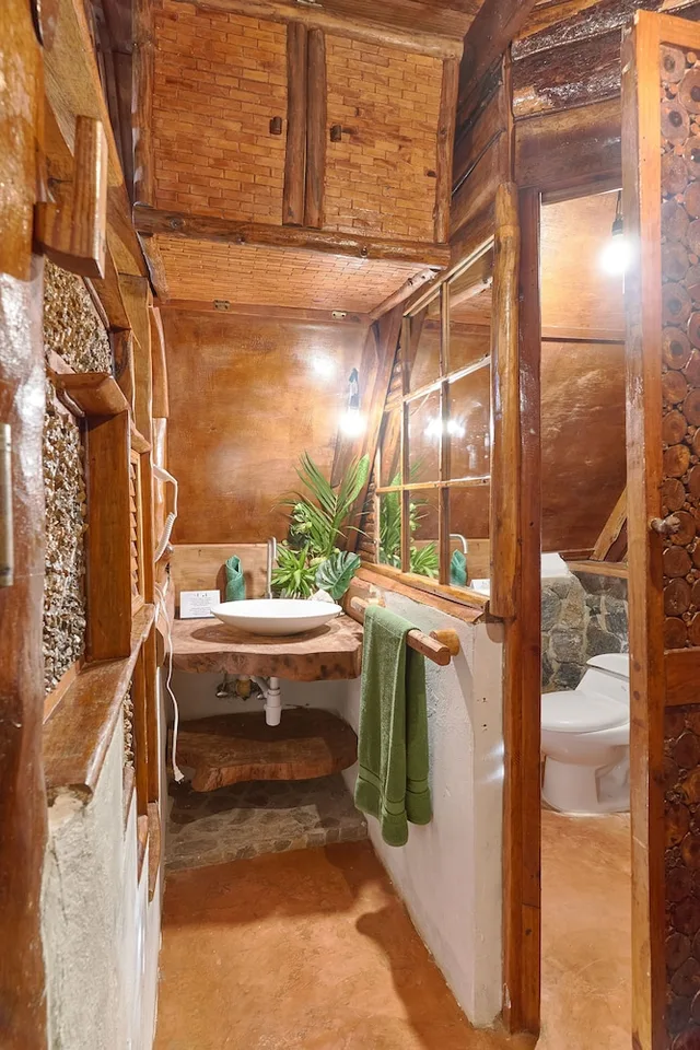 شاليه سيغنتشر بسرير كينج وسريرين منفصلين بإطلالة على الحديقة بغرفة نوم واحدة بمسبح خاص، Chalet Tropical Village B&amp;B 1/2