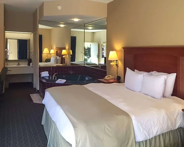 جناح بسرير كينج، Econo Lodge Cordele 1/1