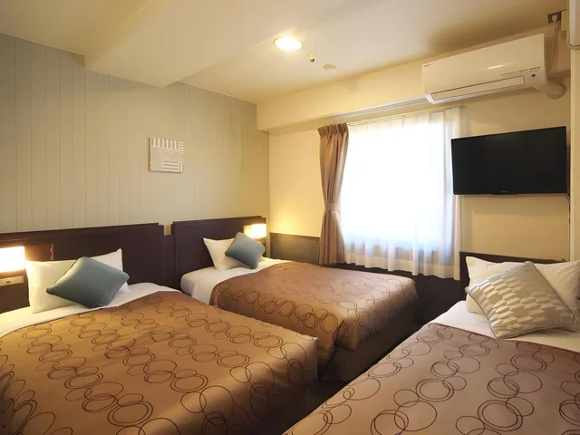 Room, Triple, with Extra Bed, Smoking, Yokohama Heiwa Plaza Hotel 1/1