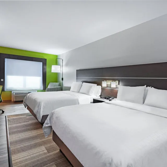 Deluxe, Twin Beds, Accessible, Holiday Inn Express Suites Port Lavaca 1/2
