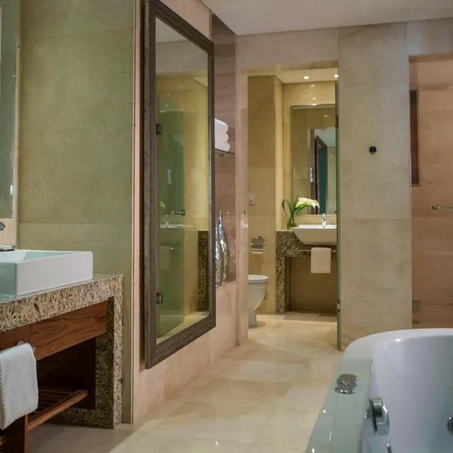 جناح رئاسي مع دخول صالة النادي، Renaissance Cairo Mirage City Hotel 4/5
