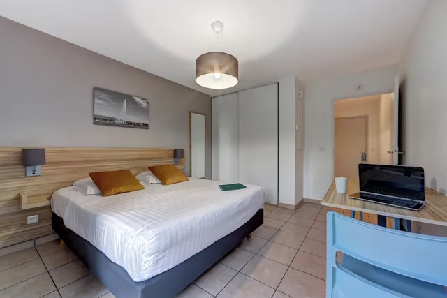 استوديو سوبيريور بسرير مزدوج بشرفة، Comfort Aparthotel Divonne L Oree du Parc 5/7