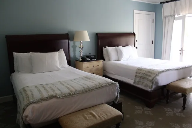غرفة بسريرين مزدوجين لذوي الإعاقة، Omni Bedford Springs Resort 2/9