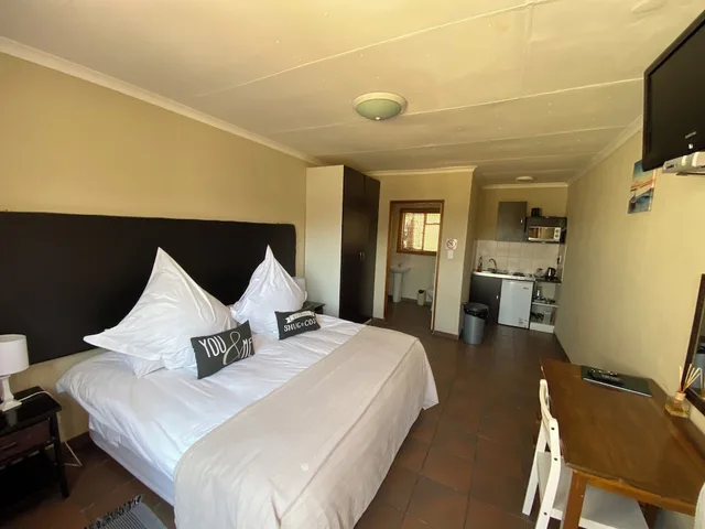 شقة أساسية بسرير كينج وسريرين منفصلين، Lanseria Country Estate 3/8