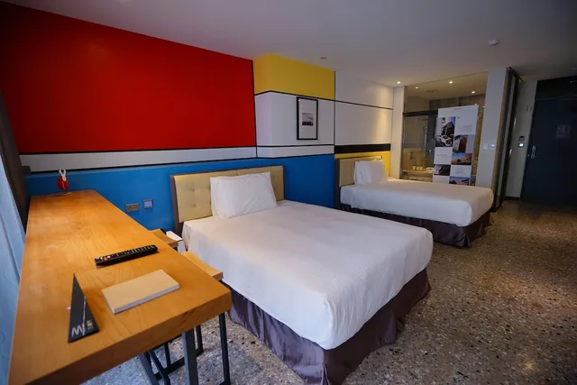 Deluxe, Family, 2 Queen Beds, 3 Door Hotel 6/10