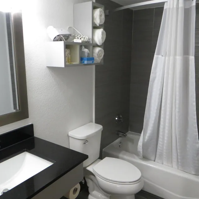 Room, 2 Queen Beds, Partial View، Arya Blu Inn and Suites (Ex Days Inn Ormond Beach Mainsail Oceanfront) 3/8