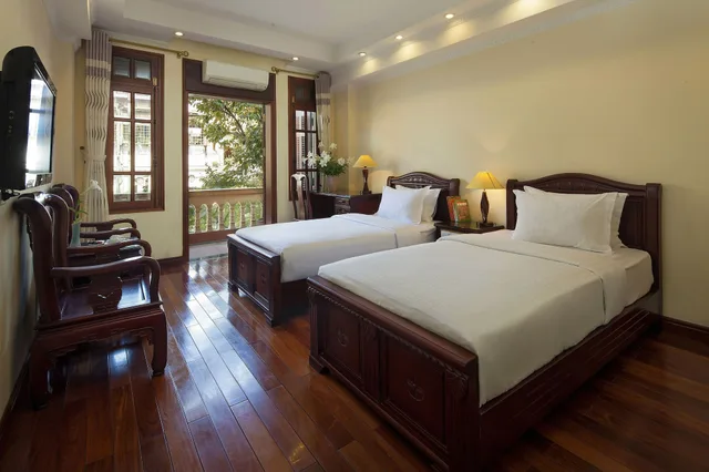 جناح جونيور بسرير كوين بإطلالة على المدينة بشرفة، Lucky 3 Hotel 1/3