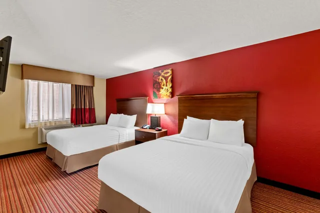جناح بغرفتي نوم، SureStay Plus by Best Western San Antonio Fiesta Inn 1/8