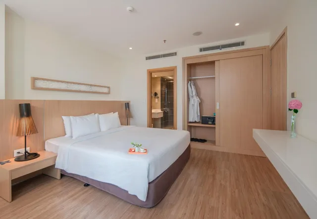 جناح بسرير كينج بإطلالة على البحر، Starcity Bayfront Nha Trang Hotel 2/5
