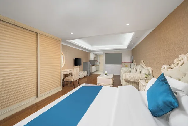 Business, Queen Bed, Yoyo International Apartment 3/10