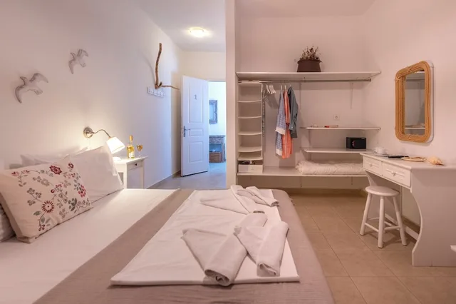 غرفة بسرير مزدوج بإطلالة على المدينة، Heliotropio Studios & Apartments 5/10