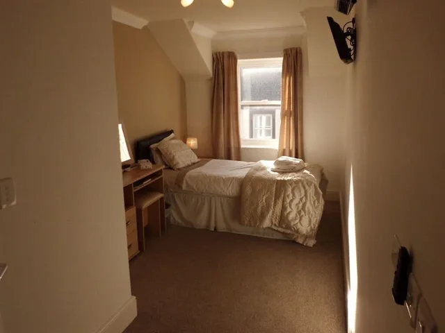 غرفة قياسية مفردة بسرير فردي، The Golden Lion Hotel 2/5