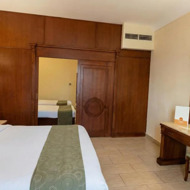 Family Partition Room، Regency Plaza Aqua Park Spa Resort 4/8