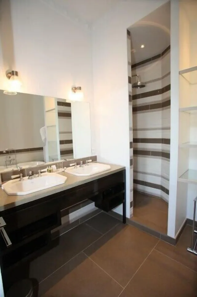 جناح عائلي، Le Clos De Grace 4/6