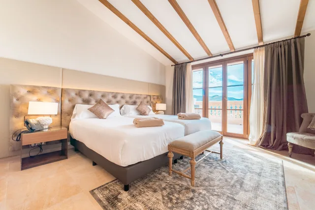 غرفة ديلوكس بسرير كينج بشرفة، Hotel Creu de Tau Art and Spa - Adults Only 2/4