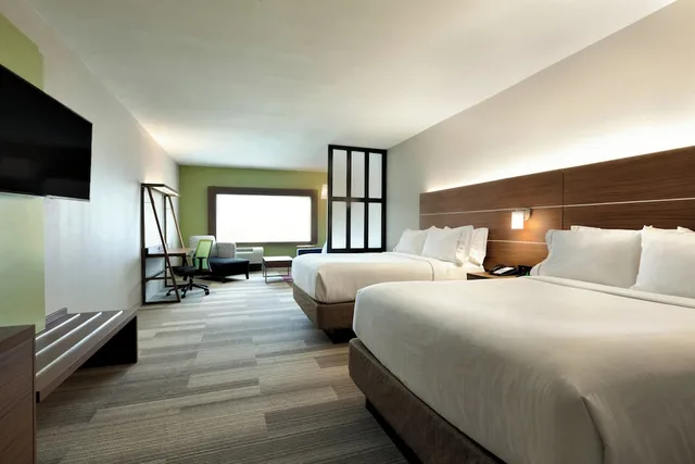 جناح بسريرين كوين مع أريكة، Holiday Inn Express & Suites Mcallen - Medical Center Area 1/2
