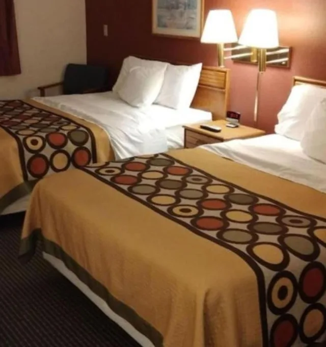 Room, 2 Queen Beds, Wautoma Inn by OYO Near Airport WI 73 4/6