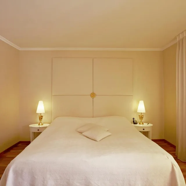 غرفة ثلاثية بسرير فردي بإطلالة على النهر، Hotel des Balances 3/8