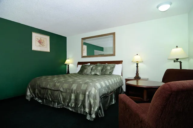 1 King Bed - Mobil Access Tub Nsmk Micfridg، Motel6 Harrisburg, PA – Near PA Expo Center 10/10
