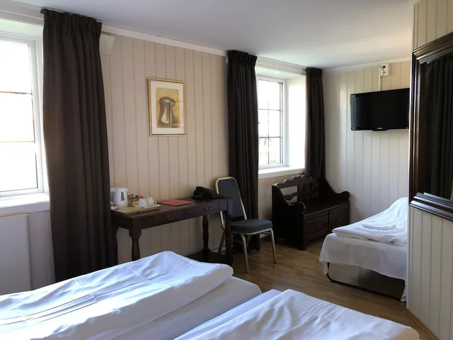 غرفة عائلية بسرير كوين مع أريكة، Klaekken Hotell 3/6