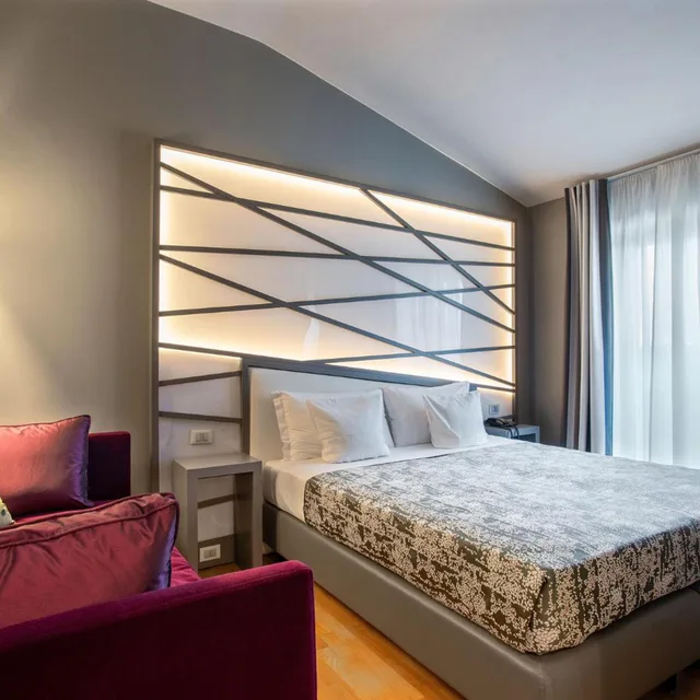 غرفة سوبيريور بسرير مزدوج أو سريرين منفصلين بشرفة، Fortyfive Squared Hotel 2/6