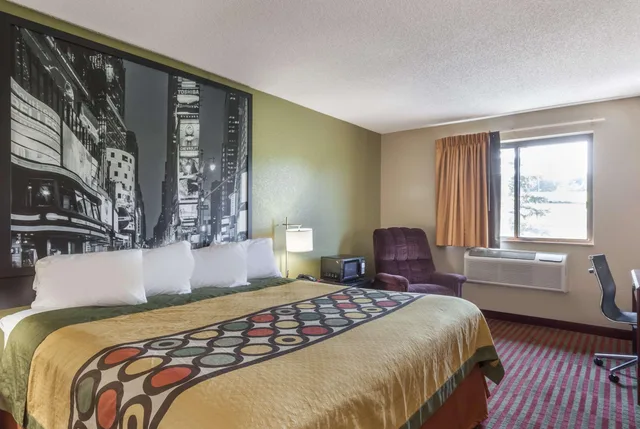 غرفة بسرير كينج، Super 8 By Wyndham Amsterdam 1/4