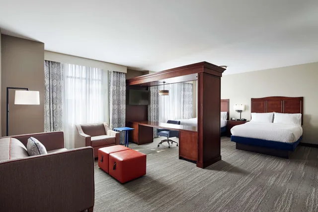 جناح استوديو بسريرين كوين مع أريكة لذوي الإعاقة، Hampton Inn & Suites Chicago/Mt. Prospect 2/3