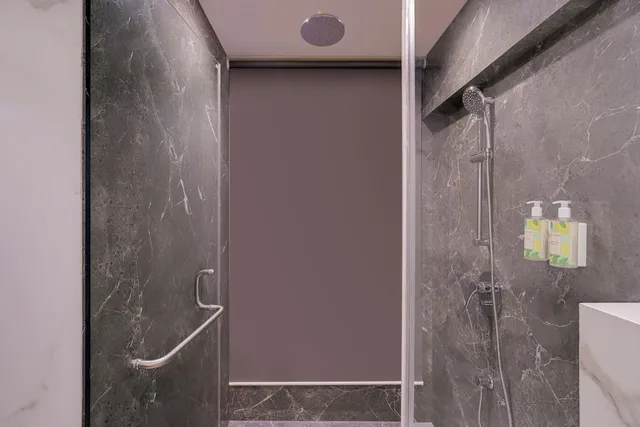 غرفة بريميوم بسرير كوين، Grand Hometel Malad 7/7