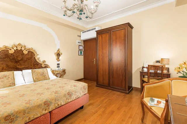 Gold, Classic, Double or Twin Bed، Ca Alvise 2/8