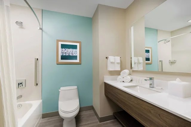 غرفة بسريرين كوين مع أريكة لذوي الإعاقة، Fairfield Inn & Suites by Marriott Marathon Florida Keys 3/3