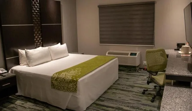 Standard, Hotel Araiza San Luis 5/10
