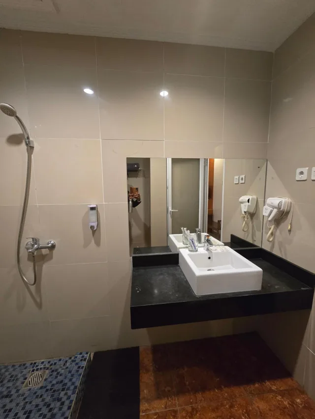 غرفة عائلية، Hotel Marilyn Serpong - Tangerang Selatan 4/5