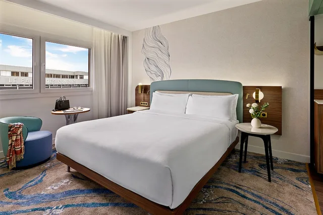 غرفة تنفيذية بسرير كينج، Le Meridien Paris Arc De Triomphe 2/6