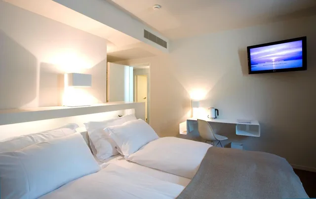 غرفة رباعية، Hotel Lavaux 1/3