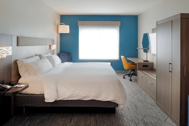 غرفة قياسية بسرير كينج لذوي الإعاقة، Holiday Inn Express Hotel Suites Fort Atkinson 3/4