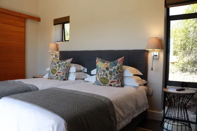 Family Suite, Luxury, Double and Twin Beds, with Pool، Garden Route Game Lodge 2/3
