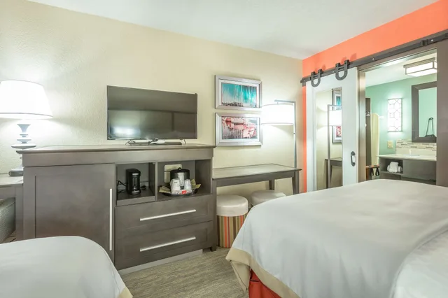Standard, 2 Queen Beds, Best Western Plus St. Simons 1/6