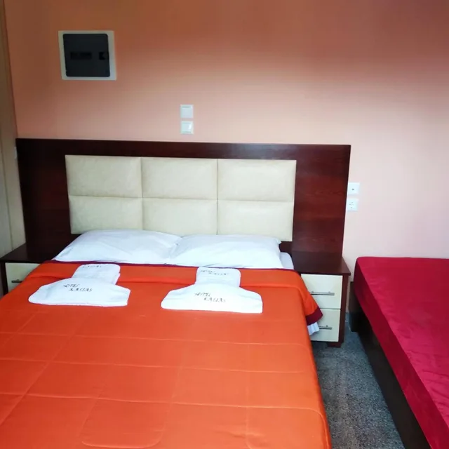 غرفة بسرير مزدوج أو سريرين منفصلين بإطلالة على الجبل، Kalias Hotel 7/9
