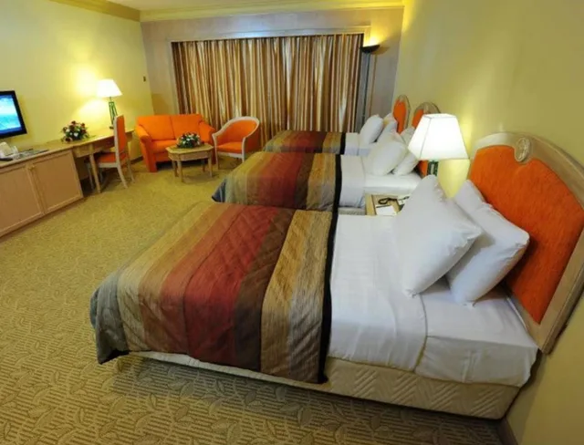 غرفة ديلوكس عائلية ثلاثية بثلاثة أسرّة، Grand Darul Makmur Hotel Kuantan 3/6