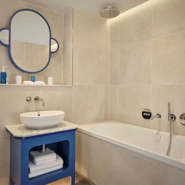جناح بغرفتي نوم، Art otel London Battersea power station powered by Radisson Hotels 2/2