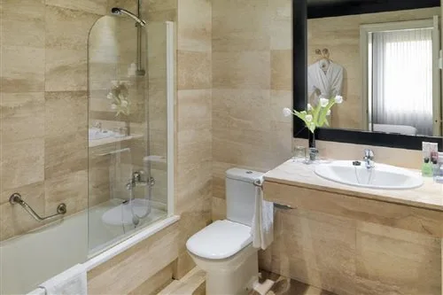 Classic, Single, Double or Twin Bed، H10 Montcada Boutique 2/2