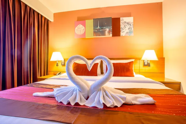 Diplomat، Nouvo City Hotel 1/2