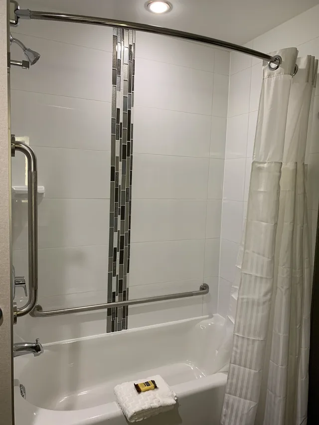 غرفة قياسية بسريرين كوين لذوي الإعاقة، Best Western Plus Hinton Inn and Suites 5/5