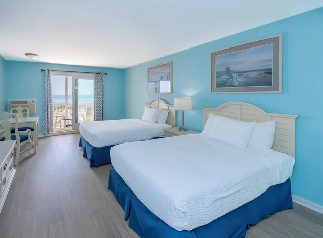 Panoramic, 2 Queen Beds, Ocean Front, Balcony، Drifting Sands Oceanfront Hotel 1/4