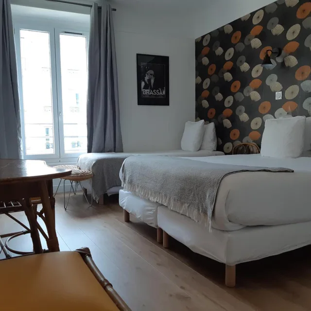 غرفة ثلاثية، Zazie Hotel 4/9