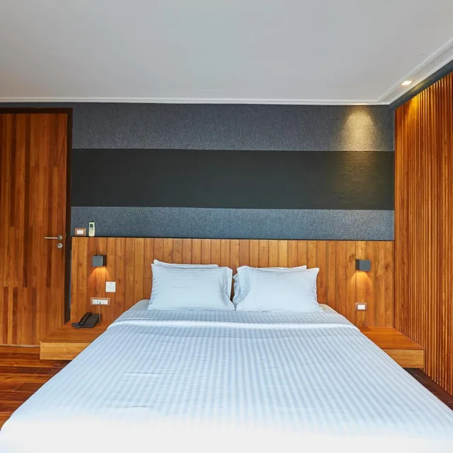 Suite, LUXX Langsuan 6/10