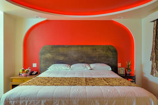 Dream, Suite، Romantic Inn Suites 1/10
