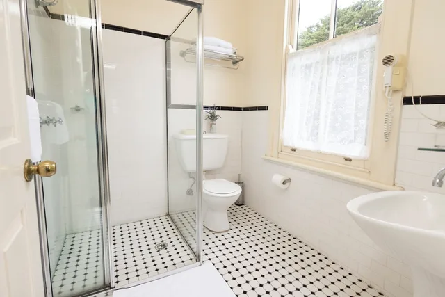 غرفة ديلوكس بسرير كوين، LEURA HOUSE 7/10